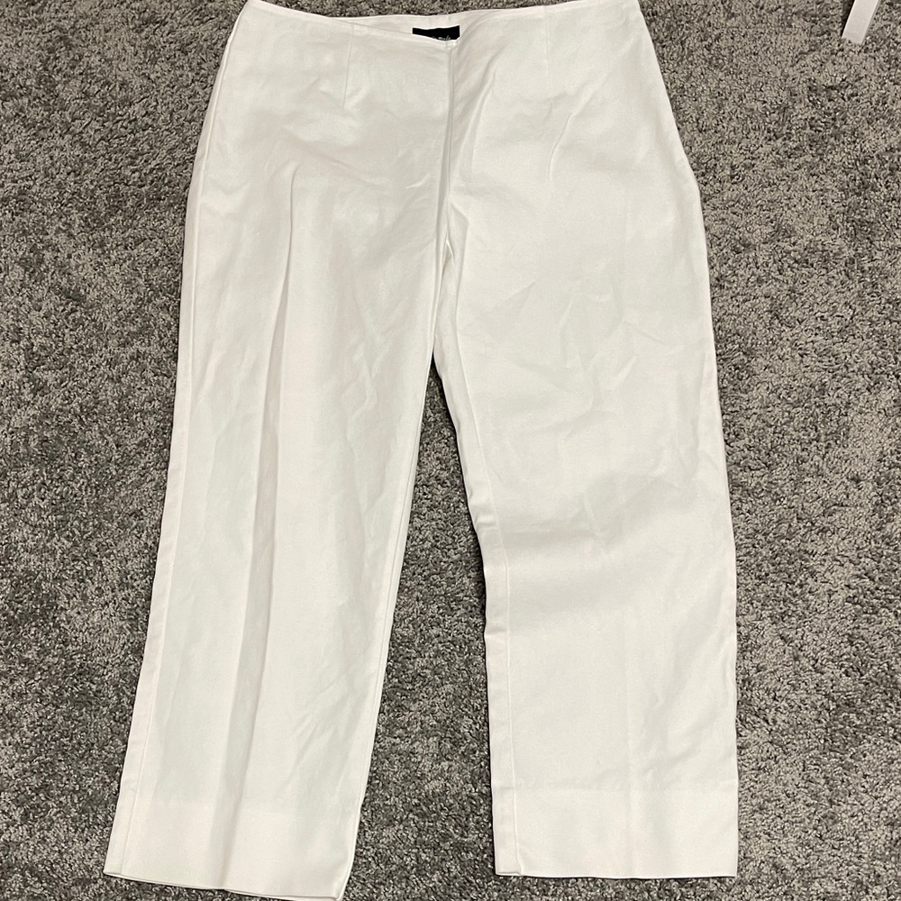 Chic White Cropped Pants